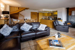 Toulouse - 3 bedroom apt close to the slopes with log fire